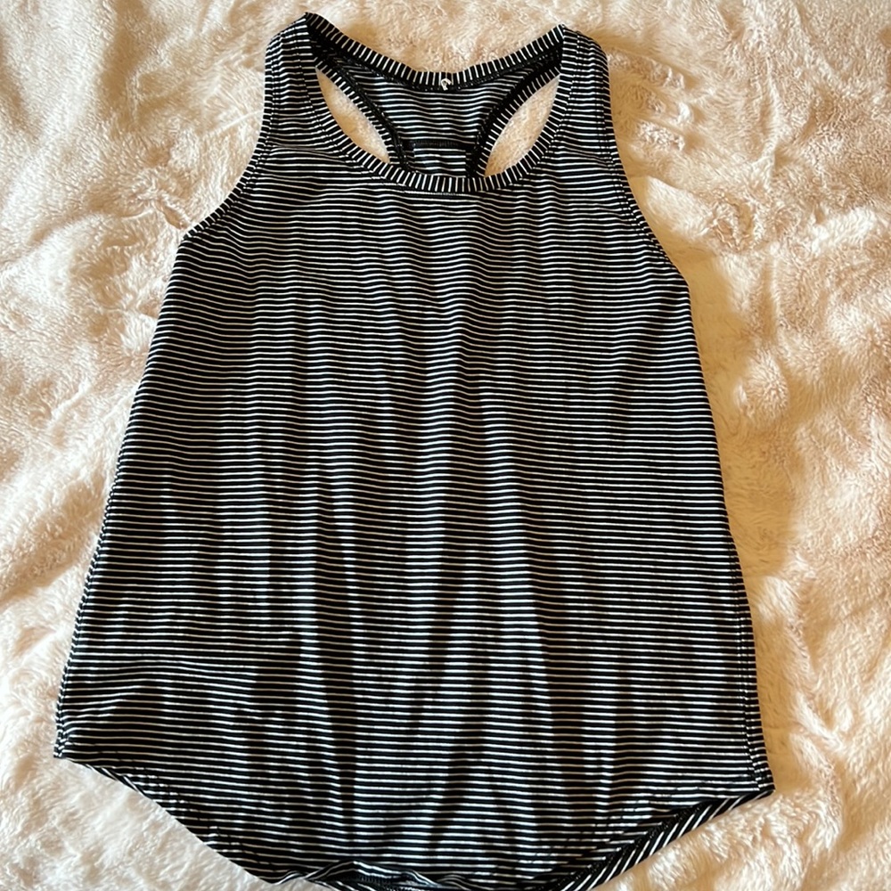 Lululemon pleated love tank size 4